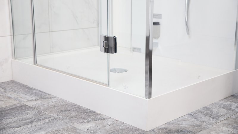 lower angle of a shower pan (Photo by Retan - stock.adobe.com)